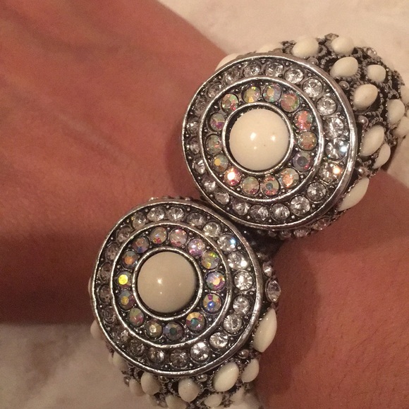 Statement bracelet - Picture 2 of 4